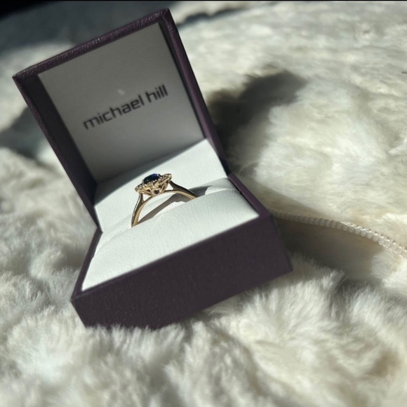 10k gold sapphire ring - Picture 2 of 3